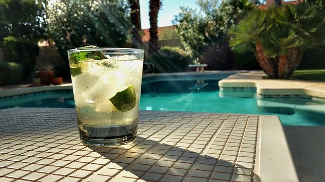 drink a bazén.jpg